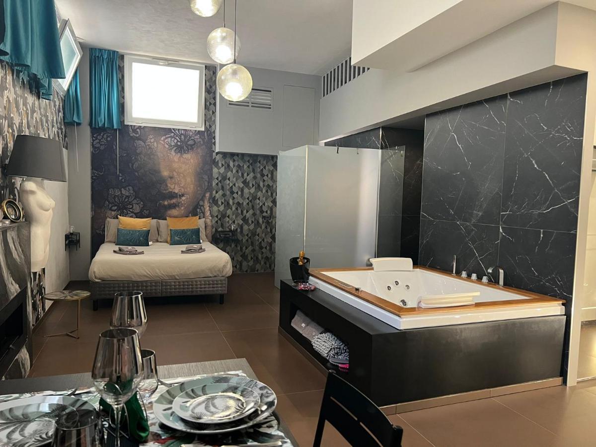 Suite Luxurya Bari Exterior foto